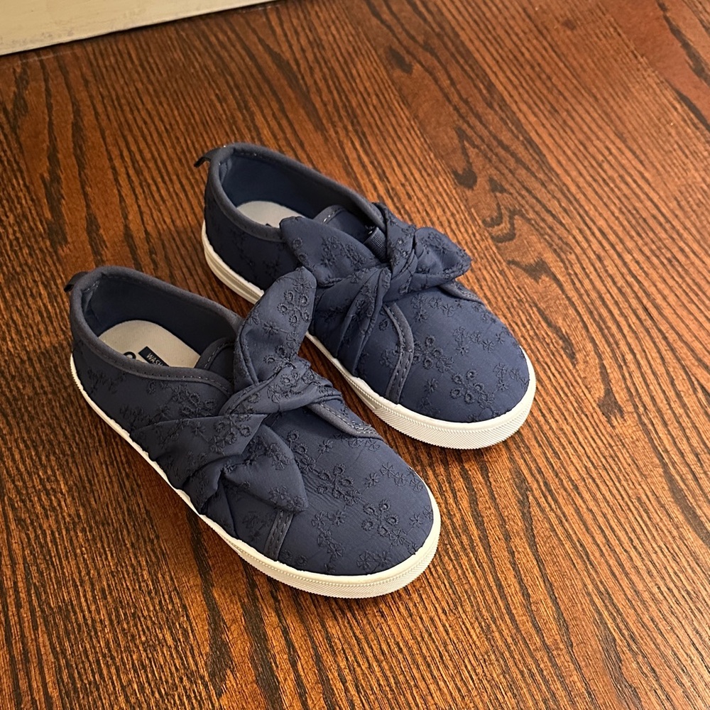 OshKosh B'gosh Navy Sneakers with Bow